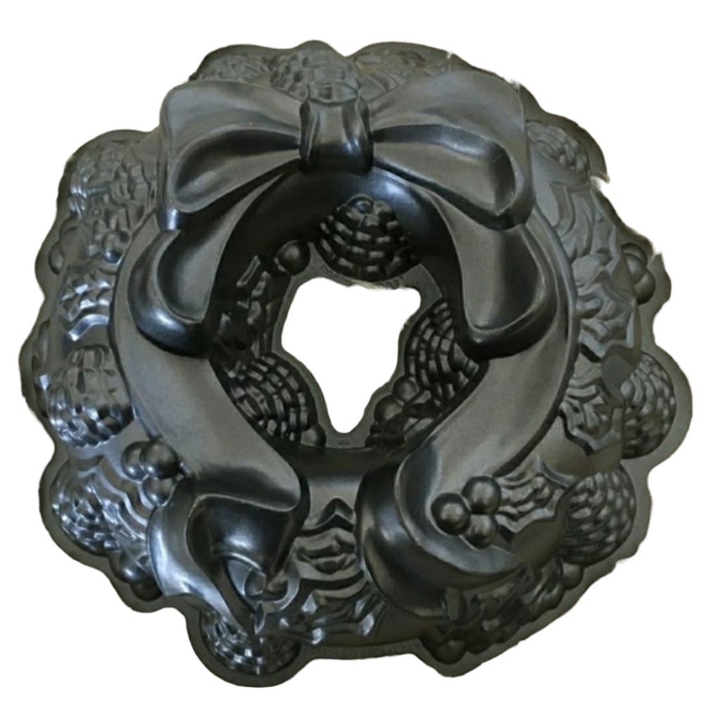 Nordic Ware Christmas Wreath Non Stick Bundt Pan - Made in the USA
